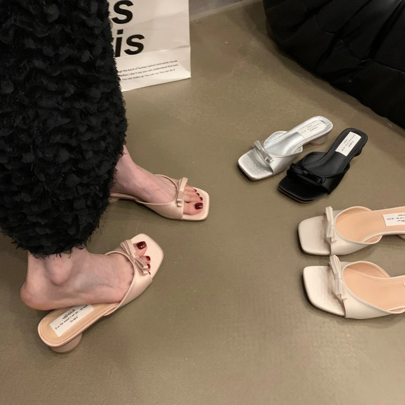 Mules ouvertes à talon bas pour femme, avec nœud papillon mignon, style créateur, pour l'été 2026, chaussures de vacances