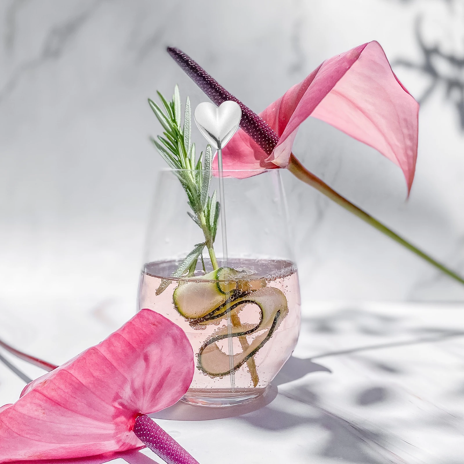 

4pcs Heart-Shaped Stainless Steel Fruit Forks Creative Food Picks Cocktail Sticks For Party Home Use Decorative