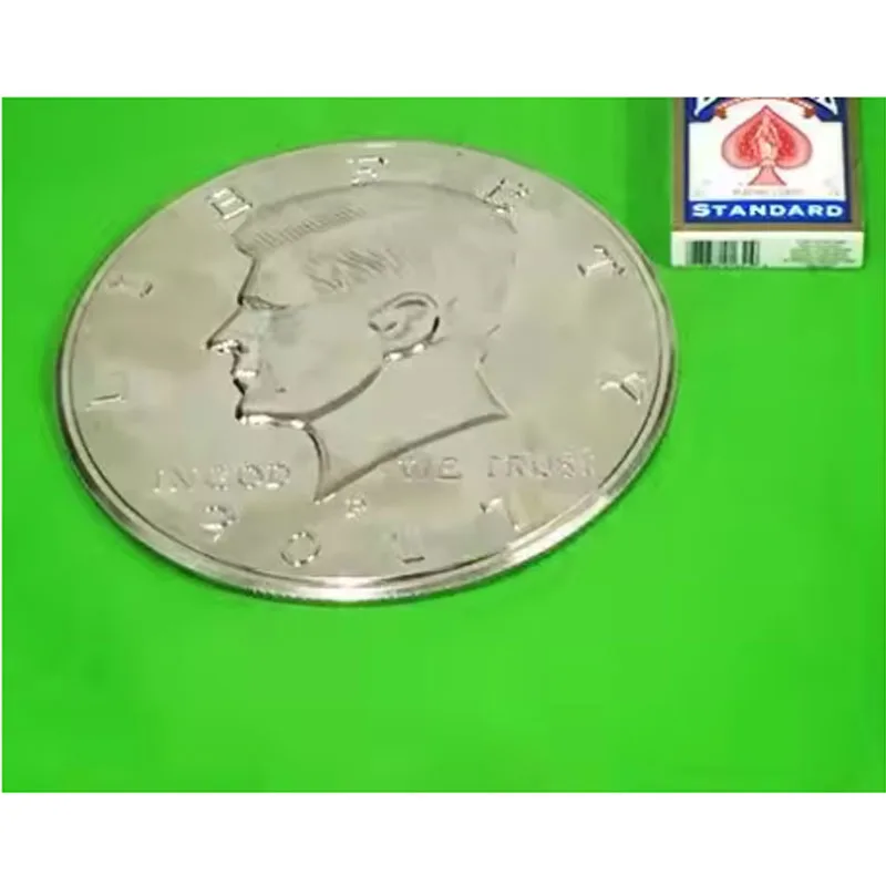 Trucchi magici Super Jumbo Half Dolla che apariscono la moneta Magia Magie Illusioni Oggetti di scena per espedienti (25 cm, plastica)
