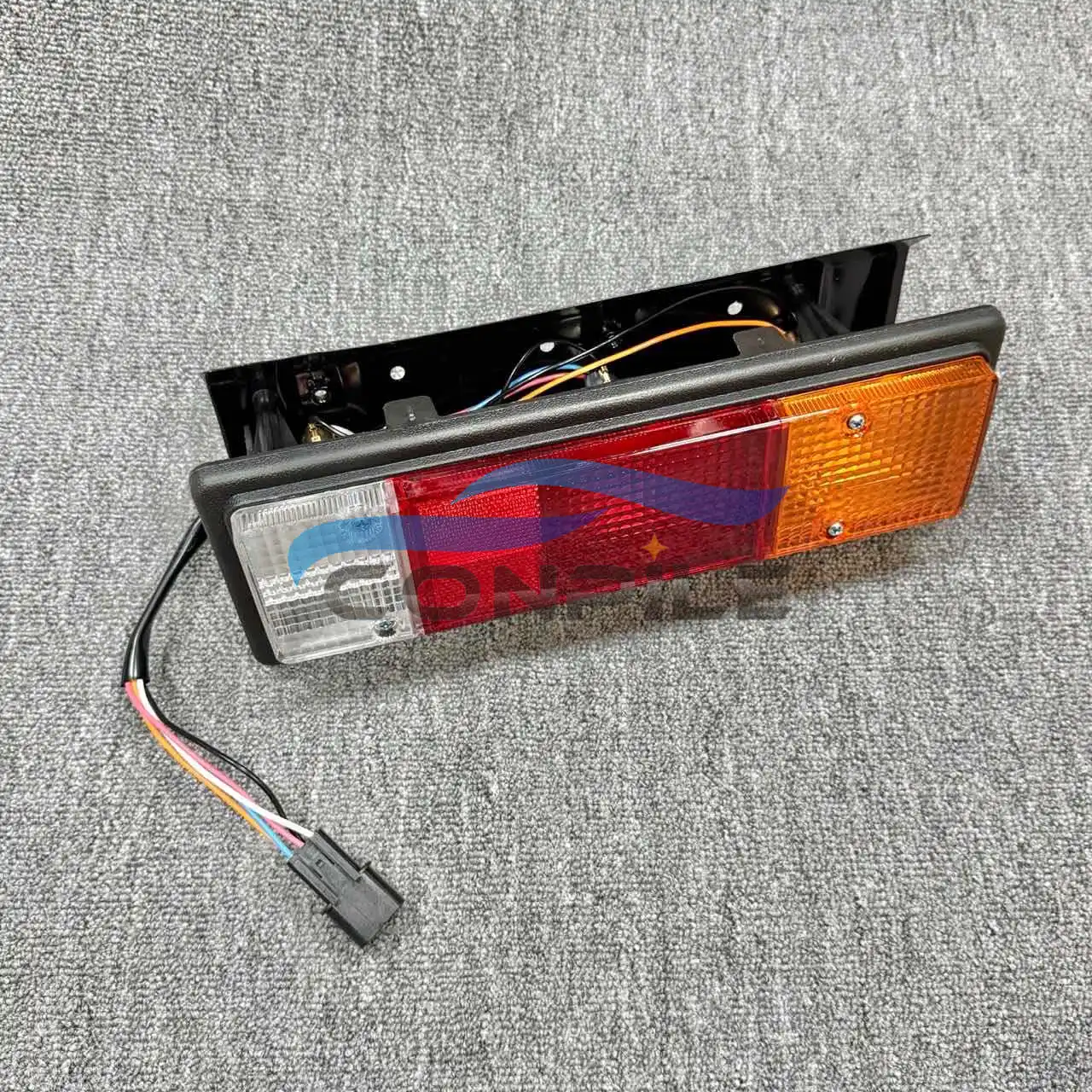 

1pcs For mitsubishi fuso canter light cargo truck taillights rear lights brake turn signals