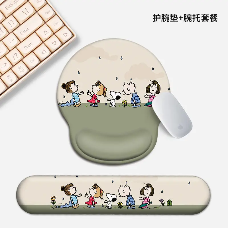 Kawaii Snoopy mouse pad wristband cute three-dimensional keyboard hand rest desk pad silicone e-sports office 3D soft cushion