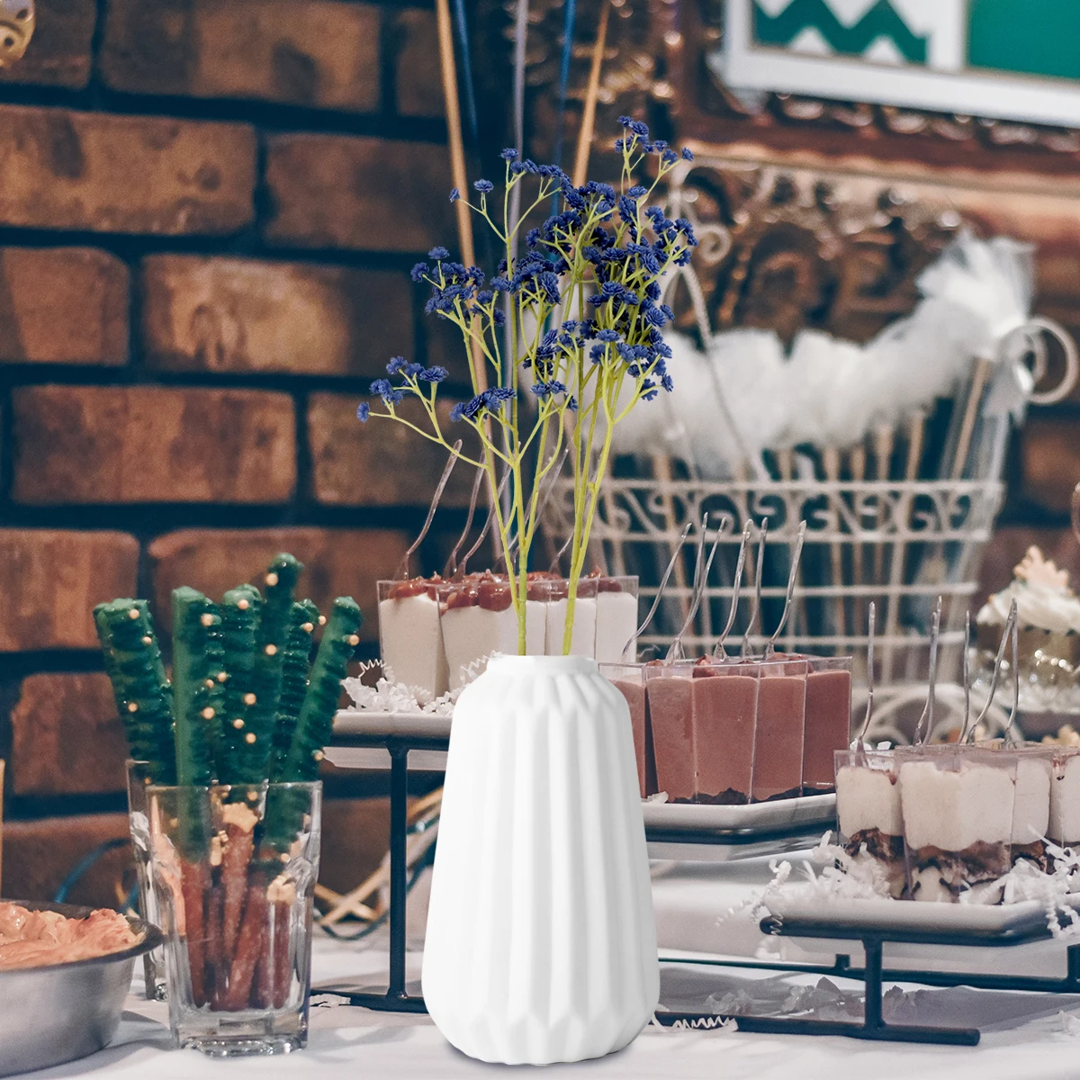 

2pcs Artificial Gypsophila Home Decoration Plastic Flowers Wedding Cafe Restaurant Long Lasting Fake Baby's Breath Gift