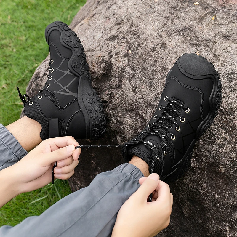 Klassische Herrenstiefel mit hohem Schaft, strapazierfähige Sohle, weiches Obermaterial, klassisch und modisch, geeignet zum Wandern und für Outdoor-Aktivitäten. – Detail 14