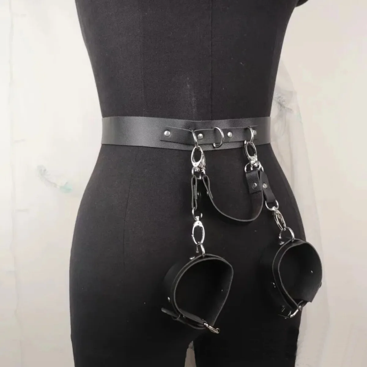 حزام رباط جلدي مع أصفاد وقيود، موضة، حزام تسخير جلدي، زي الهذيان، مجموعة أدوات ربط الساق من الجلد #2
