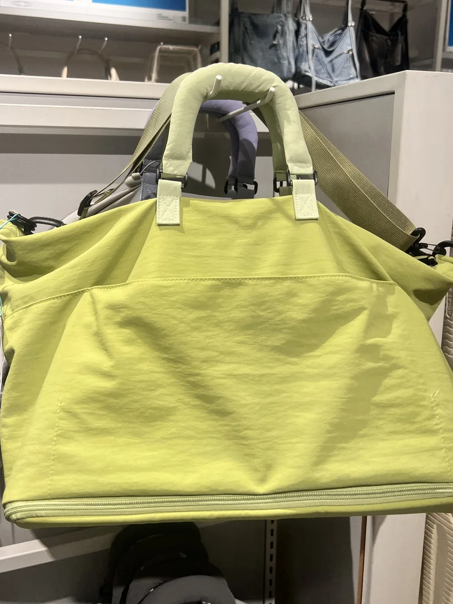 large-capacity-fitness-bag-women's-sports-travel-handbag-short-trip-commuting-bag-fashionable-storage-luggage-bag