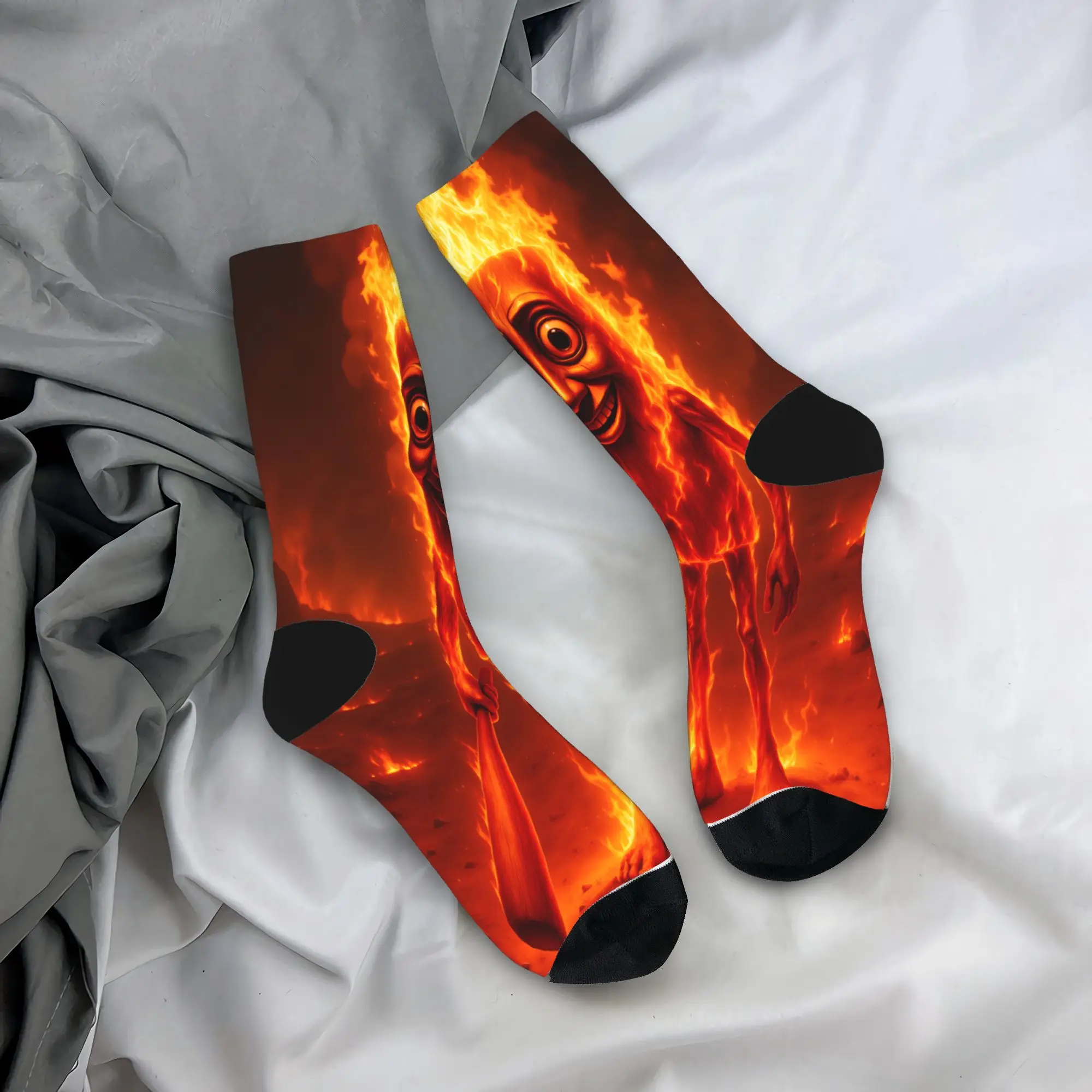 Herrensocken Tung Tung Sahur Fire Demon Stockings Herbstliche, trendige, bequeme Socken, bedruckte, rutschfeste Radsocken
