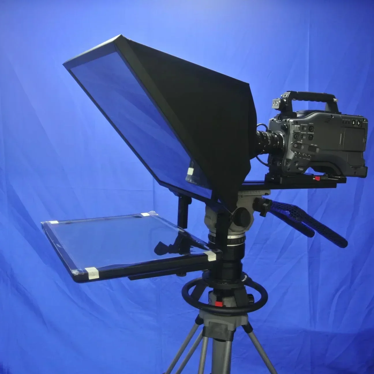 

В наличии Новости Суфлер 19-дюймовая студийная вещательная камера Телесуфлер на камеру