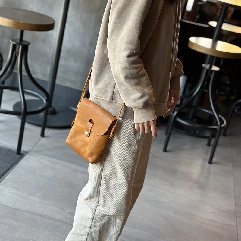 

Spring and Summer New Handmade Vegetable Tanned Cowhide Mobile Phone Retro Mini Leather Women's Bag Personalized Shoulde