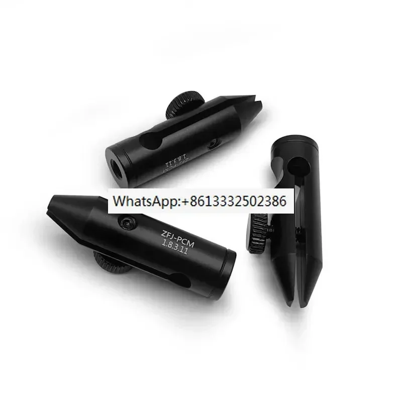 

Маленькая гибкая пластина с резьбовым отверстием M6, толщина зажима плоского оптического элемента 0,8–2,3 мм.