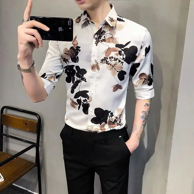 Camisas manga de media con botones de solapa para hombre, ropa informal holgada con estampado coreano, Tops que combinan con todo, primavera y