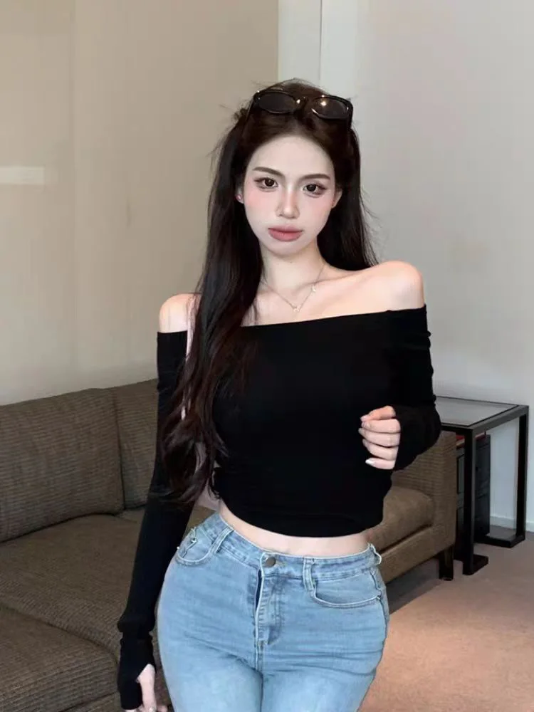 

Женская приталенная футболка, сексуальная укороченная футболка с вырезом и длинными рукавами, классические черные/белые повседневные топы на 2025 год