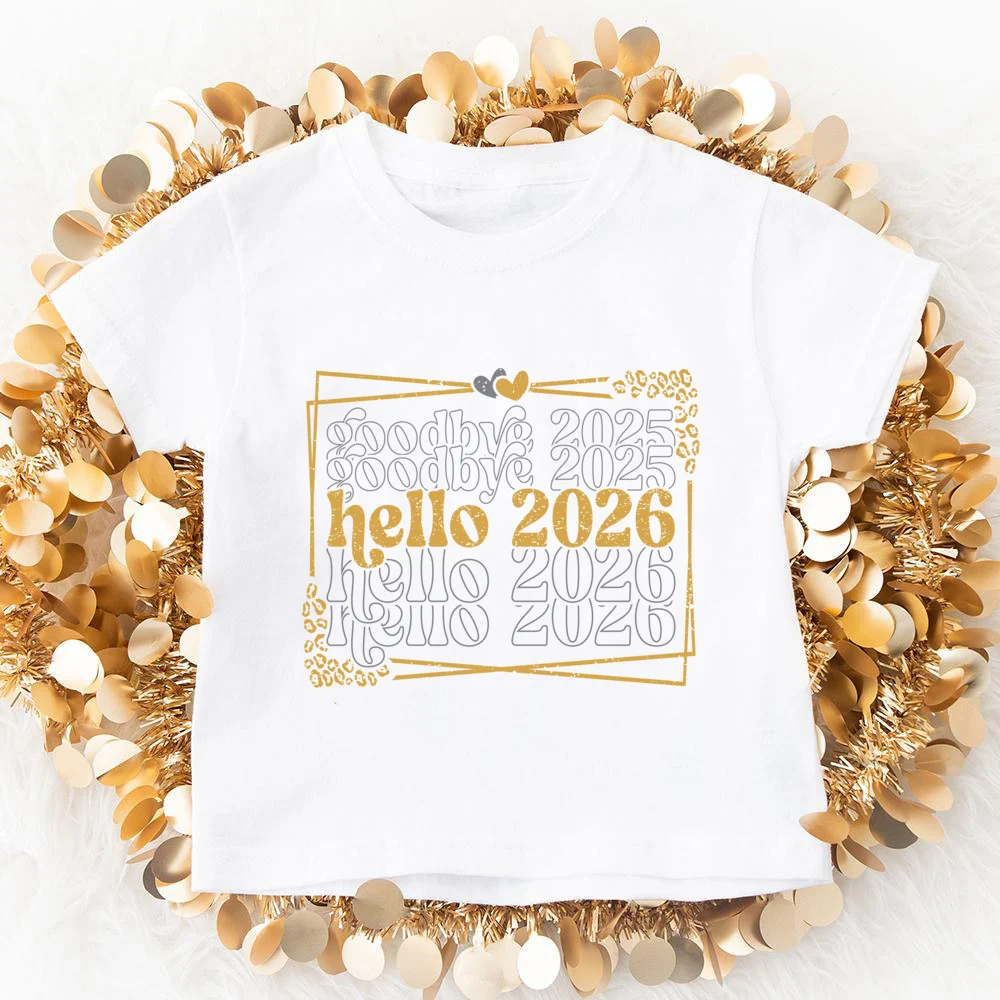 مرحبا 2026 سنة جديدة سعيدة الأسرة تي شيرت الأبيض المحملة القمم الأسرة الأسرة السنة الجديدة مطابقة القمم الزي عطلة ملابس للحفلات