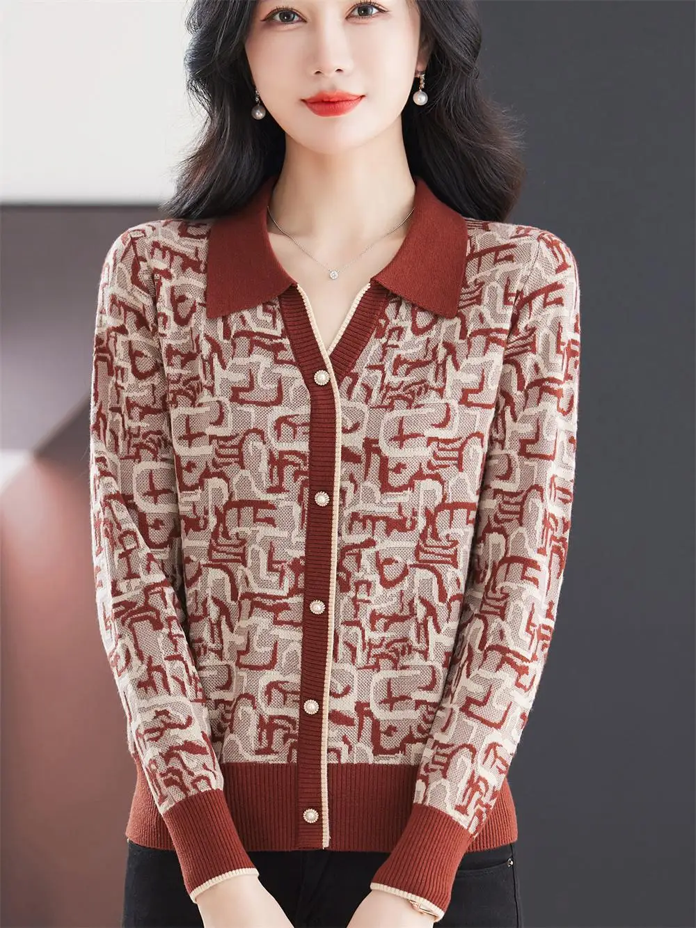 

Модный вязаный свитер для мам среднего возраста, Новое весеннее поступление, тонкий пуловер с откидным воротником, весенне-осенний тонкий свитер, топ