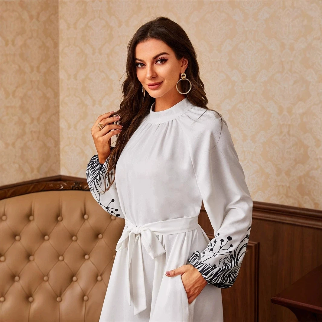 Frühling und Herbst Ramadan Marokko Nahen Osten Langes Kleid Saudi-Arabien Kleid Bedruckter Gürtel Rundhals Dubai Islamisches Langes Kleid