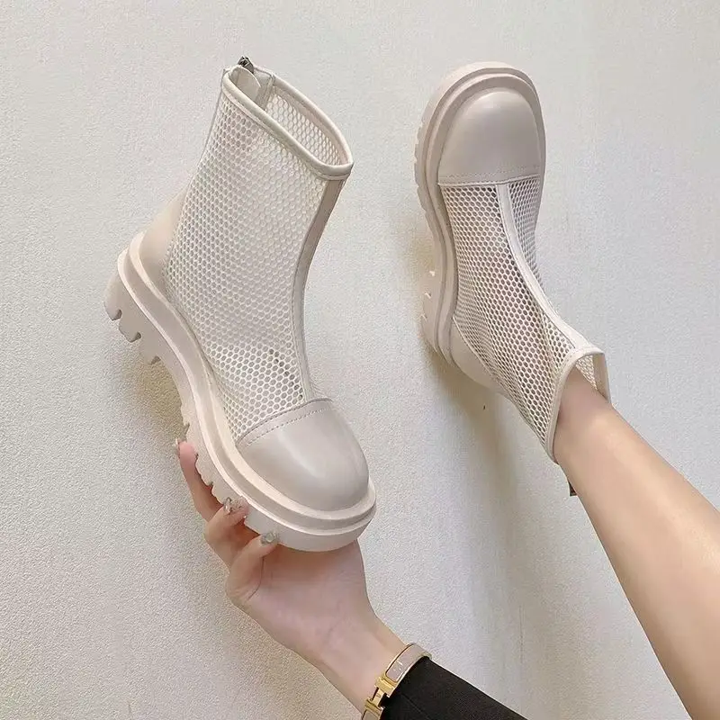 

Женские высокие сапоги с толстой подошвой и сеткой, весна-лето, новые круглые ботинки с вырезом на плоской подошве, дышащие ботильоны на молнии, крутые ботинки