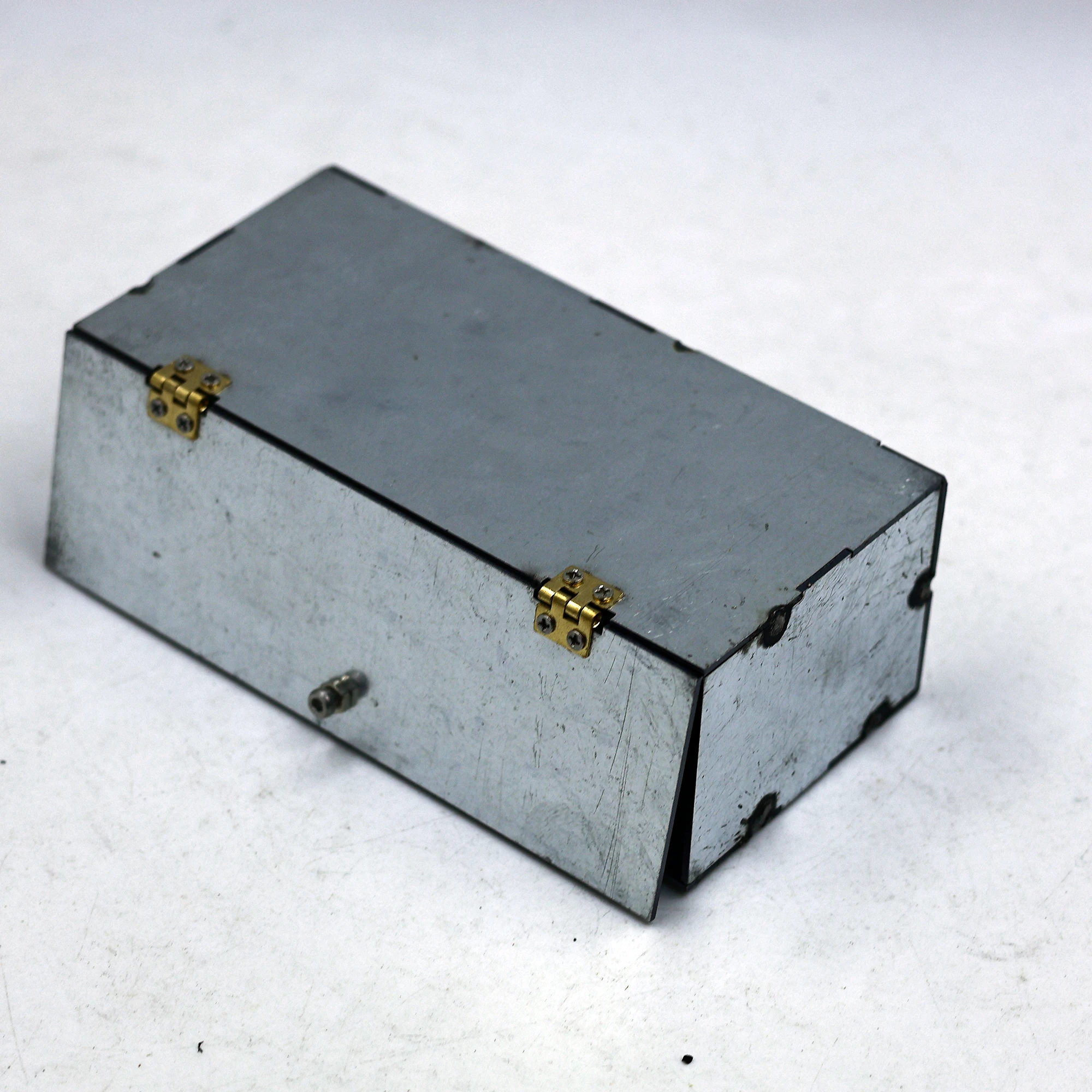 VCRC Ganzmetall-Werkzeugkasten, Ausrüstungsbox für 1/14 Tamiya RC Truck SCANIA 770S VOLVO 750 Mercedes-Benz ACTROS 3363 MAN Spielzeug-Autoteil