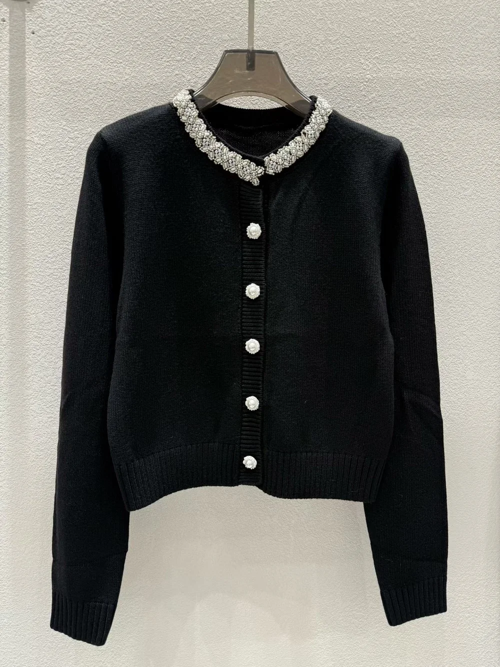 

Новинка, горячая распродажа, пальто-кардиган, осень-зима 202, трикотаж, женская ручная работа, украшенная бисером, с длинным рукавом, повседневный черный кардиган, топы, пальто