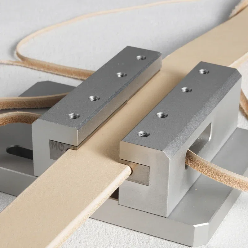 

Belt Edge Trimmer Cutter Beveler Trimmer Semi-Circular Arc Manual Trimming Machine Leathercraft Handmade DIY Leather Tools