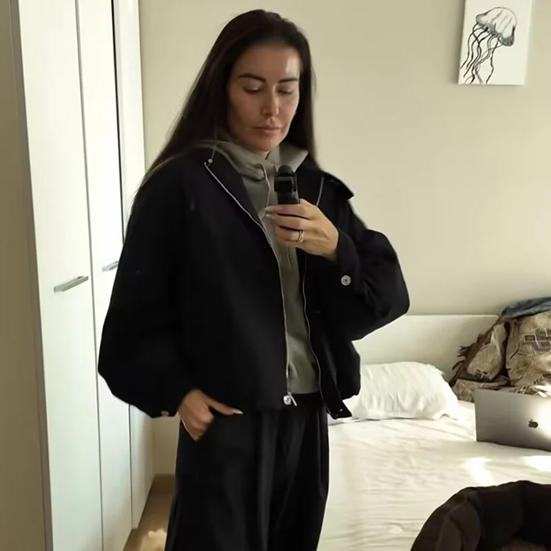 Giubbotti da donna Primavera 2026 New Fashion Retro Stripes Allentato Caldo Elegante Cappotti da donna Chic Street Youth Travel Joker Giubbotti