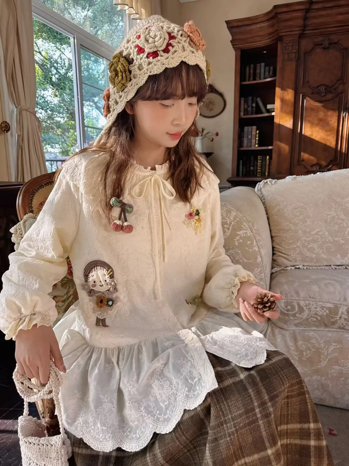 

Japanese Sweet Mori Girl Cartoon Appliques Embroidery Cotton Shirts Women Spring Autumn Casual Fleece-lined Blouse