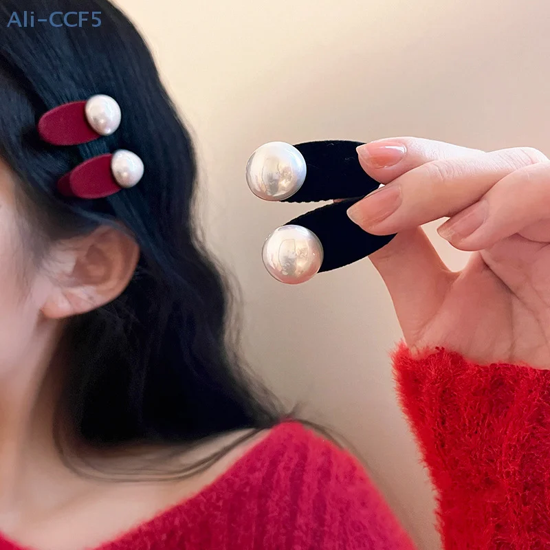 

Fashionable Rhinestone Snowflake Flocking Duckbill Clip Hairpin: Ideal Headdress for Arranging Forehead and Side Bangs