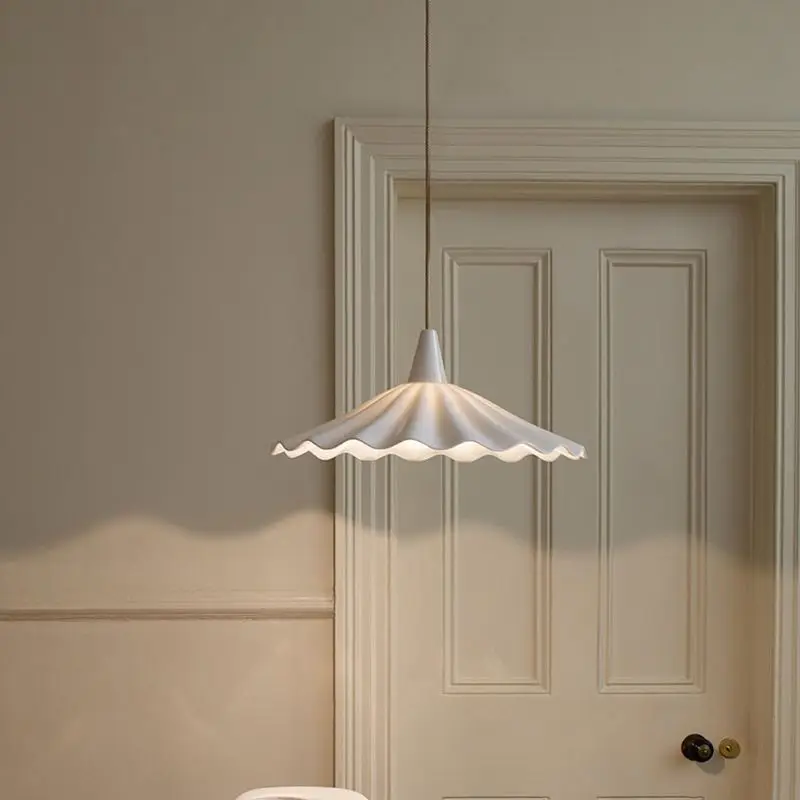 Cream style ceramic single head pendant light American French Nordic Italian bedside homestay restaurant lighting