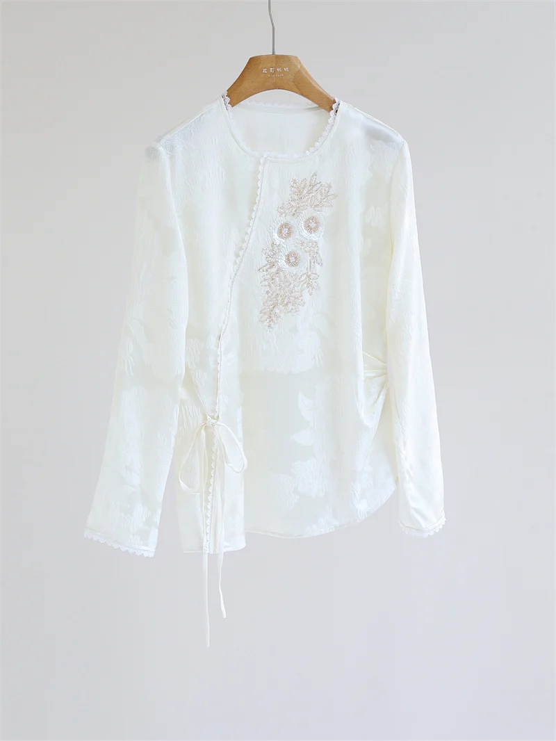 

Шелковая блузка с вышивкой и оборками в винтажном китайском стиле, с круглым вырезом, асимметричными длинными рукавами и драпировкой, женский топ T60337