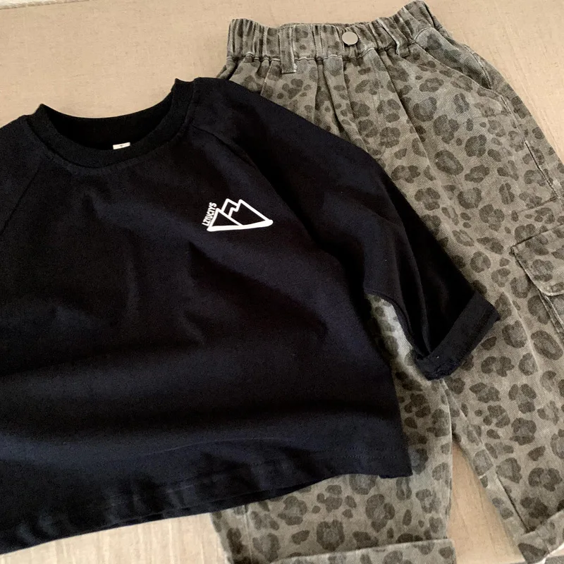 الأولاد تي شيرت 2025 الخريف الربيع الكورية نمط الاطفال ملابس موضة طباعة تنوعا قاعدة طبقة سوداء طويلة الأكمام بلايز #3
