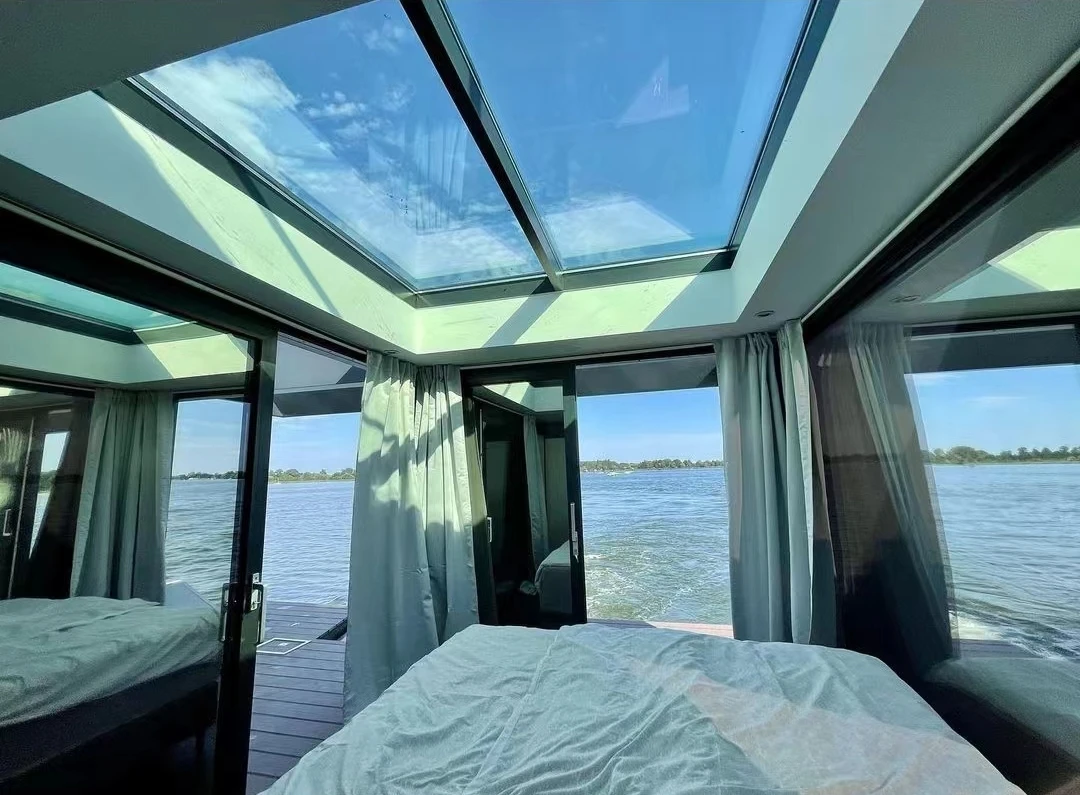 2025 Summer Water Hotel Lure Fishing Boat Marine Grade Aluminium Wholesale  Floating Home With Bimini and Bathroom House Boat