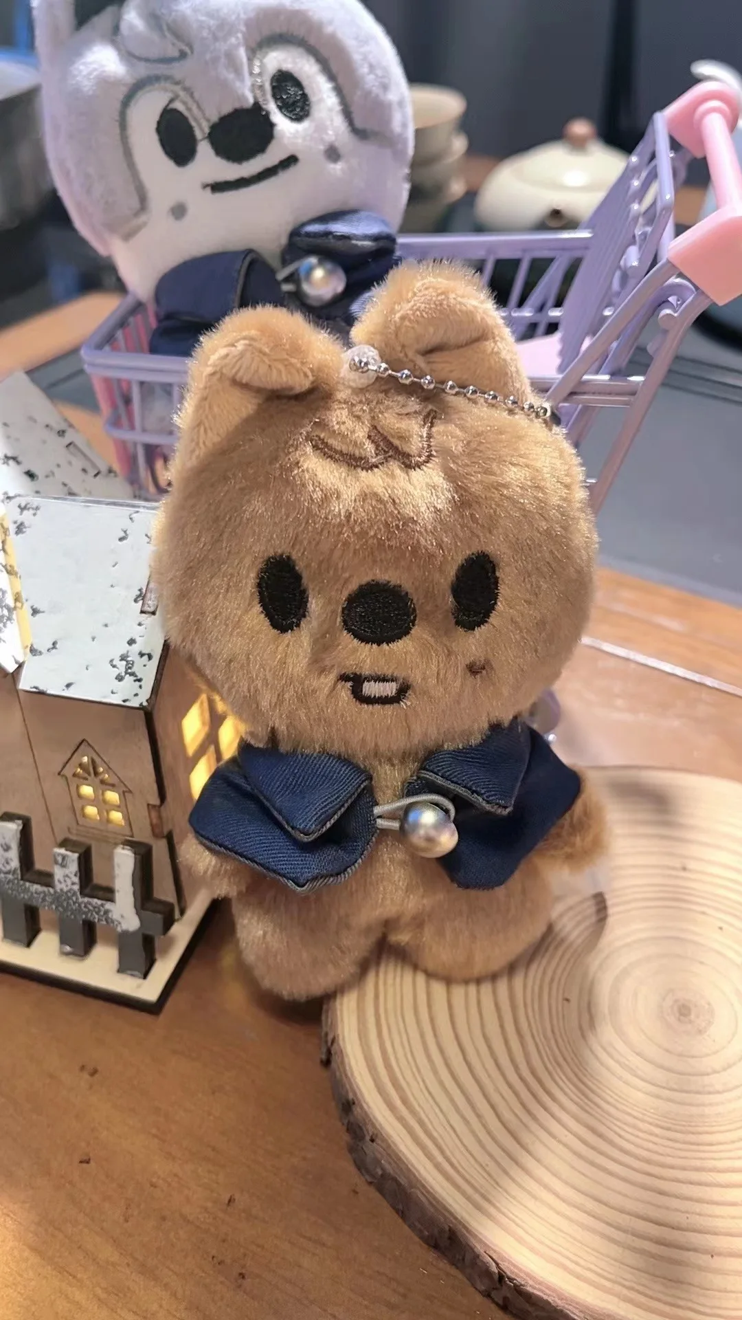 

Плюшевые игрушки SKZOO 10 см: Мягкая игрушка-волк Чан из Stray Kids, мультяшная плюшевая кукла, милый компаньон для детей, взрослых и фанатов, подарок