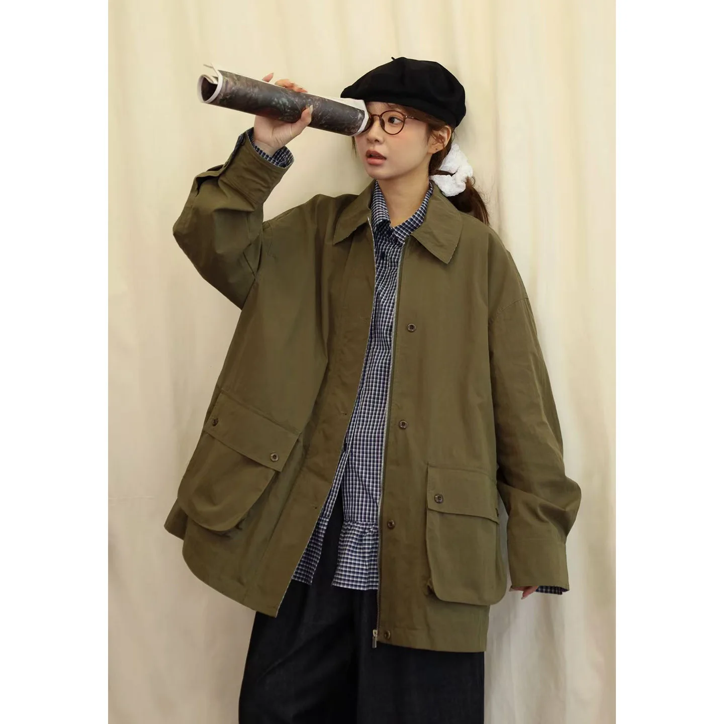 

Японская ветровка-пальто в клетку с откидными карманами, свободного кроя, с длинными рукавами, на молнии, средней длины, повседневная верхняя одежда