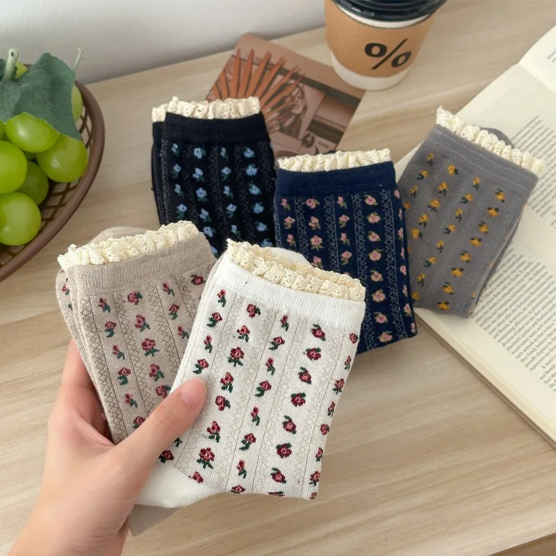 5 Paar Herbst-Winter-Socken im koreanischen Stil mit Spitze, Vintage-Blumenmuster, mittelhohe Socken mit Rüschen, Griffsocken, Baumwoll-Coquette-Socken, hohe Qualität