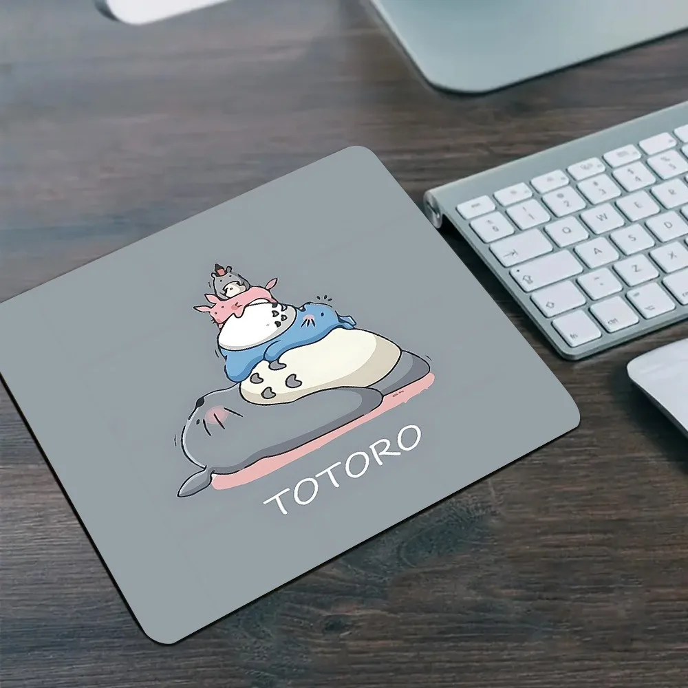 

Horror Skeleton Personalized Mouse Pad | Non-Slip Rubber Desk Mat Ideal for Office Gaming Study