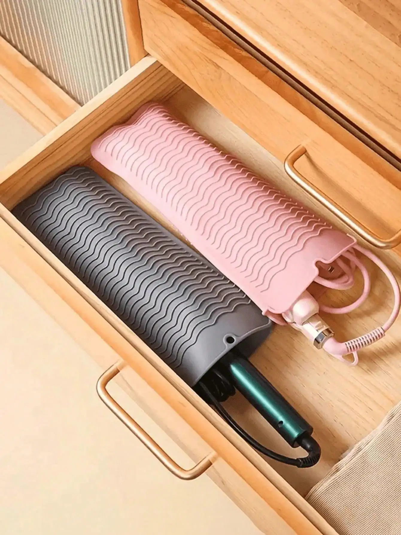 Portable Double-Layer Silicone Heat Resistant Mat, Heat-Insulated Pouch, Silicone Hair Styling Mat, Straightener Pad, Curling Iron Sleeve, Travel Makeup Bag, Hair Tool Storage Bag, Christmas And Valentine's Day Gift sh251031117119467288
