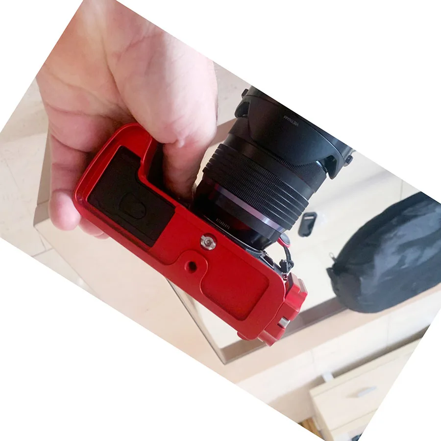 Aluminium CNC Quick Release Plate L-Plate Bracket for Olympus OMD EM1 E-M1 Mark II E-M1II E-M1III Camera Grip 1/4 Screw Mount