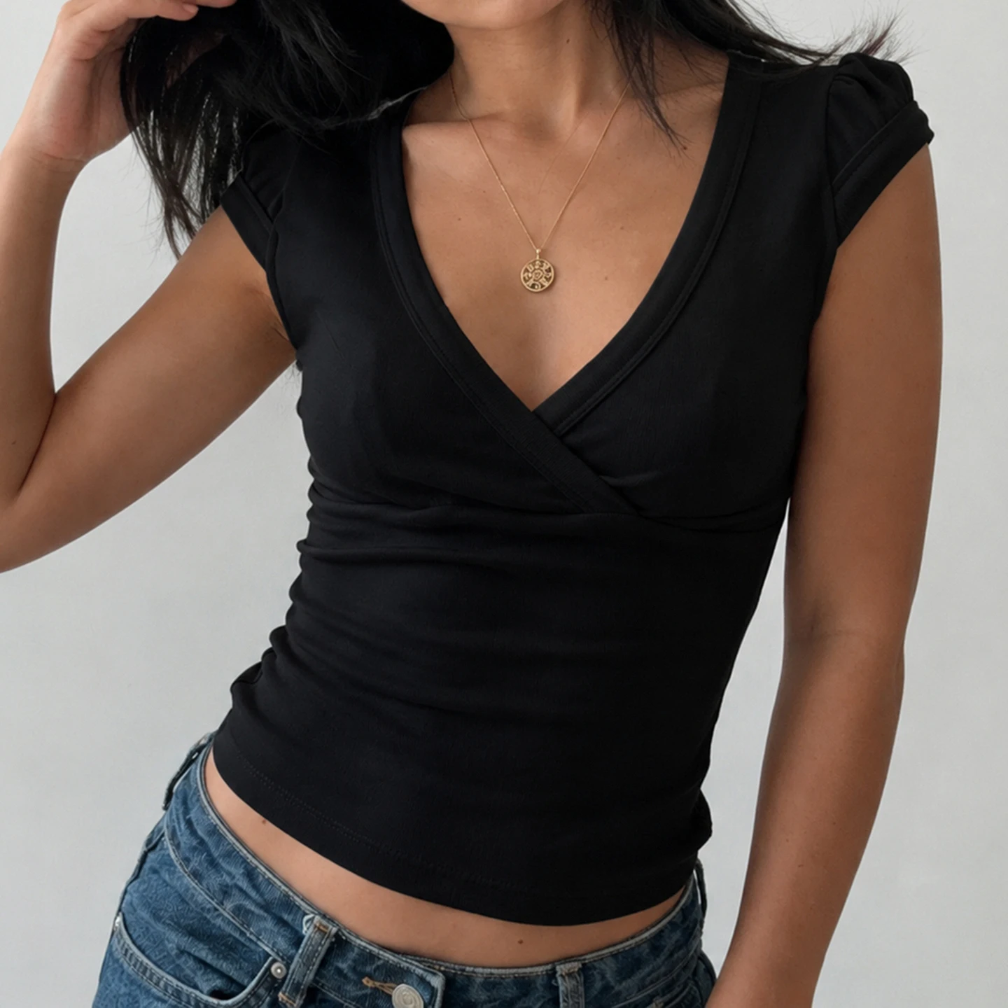 SUCHCUTE Y2K Basic Wrap V-Ausschnitt T-Shirt mit Flügelärmeln, geraffter Taille, schmal geschnitten, kurz geschnitten, lässiges Top, Sommer Damen T-Shirts, Korean Harajuku – Detail 12