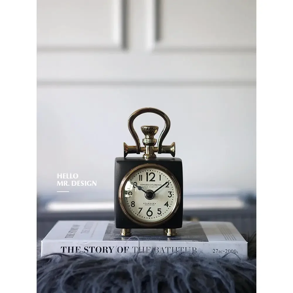 European Decor Digital Clock with Carry Handleoffice Retro Fashion Desktop Mini Alarm Clock Ornaments Living Room Decoration New