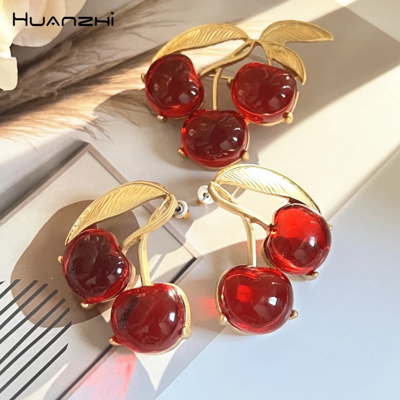 HUANZHI Red Resin Metal Cherry Stud Earring for Women Cute Elegant Vintage Personality Irregular Jewelry 2023 Autumn New