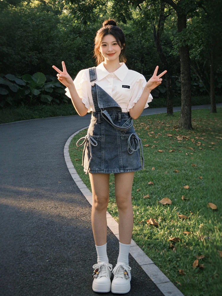 

2026 Summer Trend White Neck Shirt And Overalls Set Korean Style Women's Fashion Comfortable Loose Fit Spring Collection