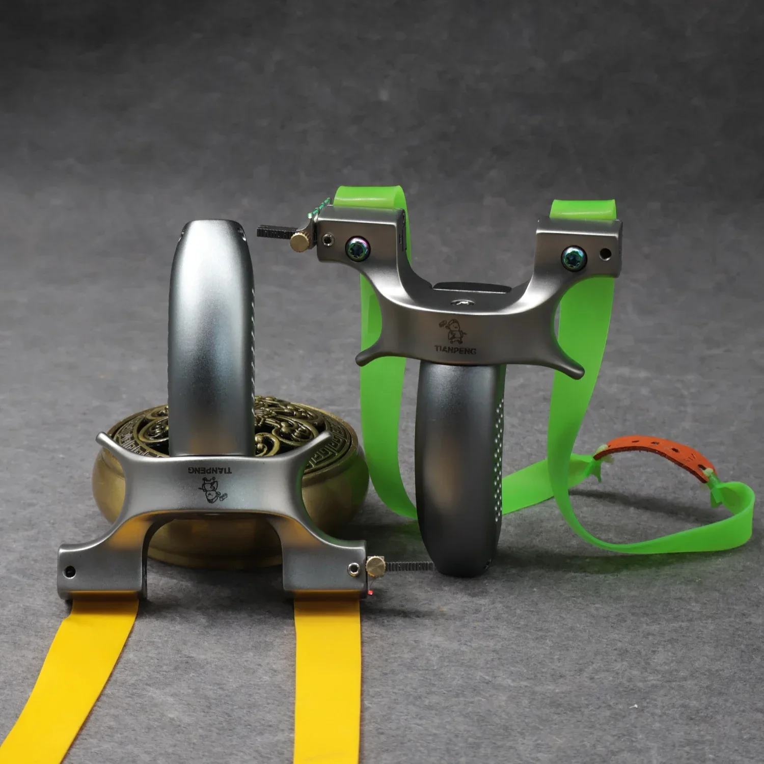 

9025 High-quality Slingshot Stainless Steel+Aluminum Alloy Suitable For Outdoor Recreation Entertainment and Target Practice