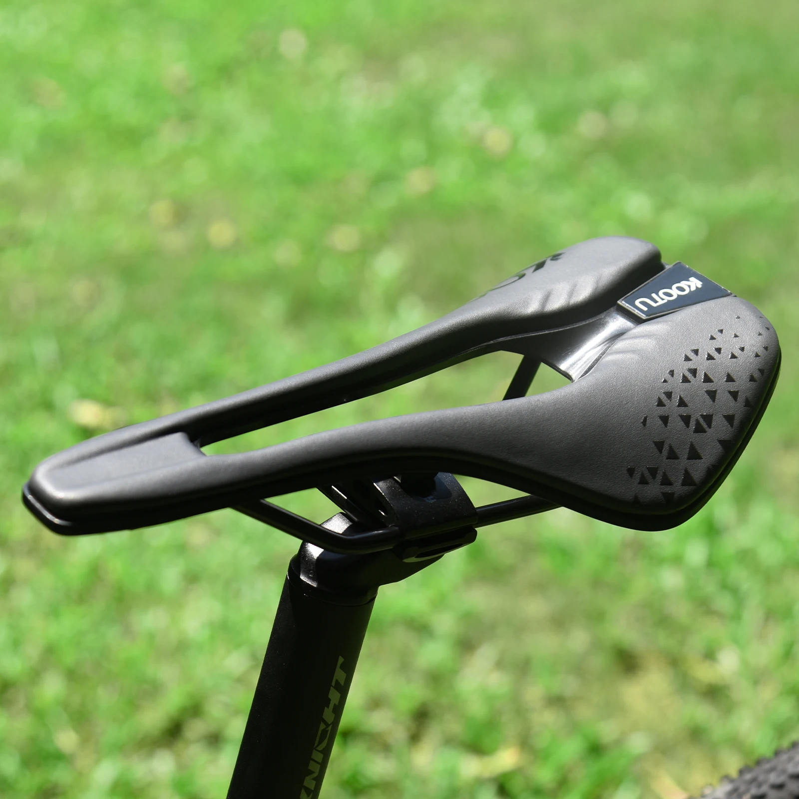 KOOTU-Bicycle Hollow Saddle for Men and Women, Mountain Road Bicycle Seat Cushion, Comfortable Shock-Absorbing Seat