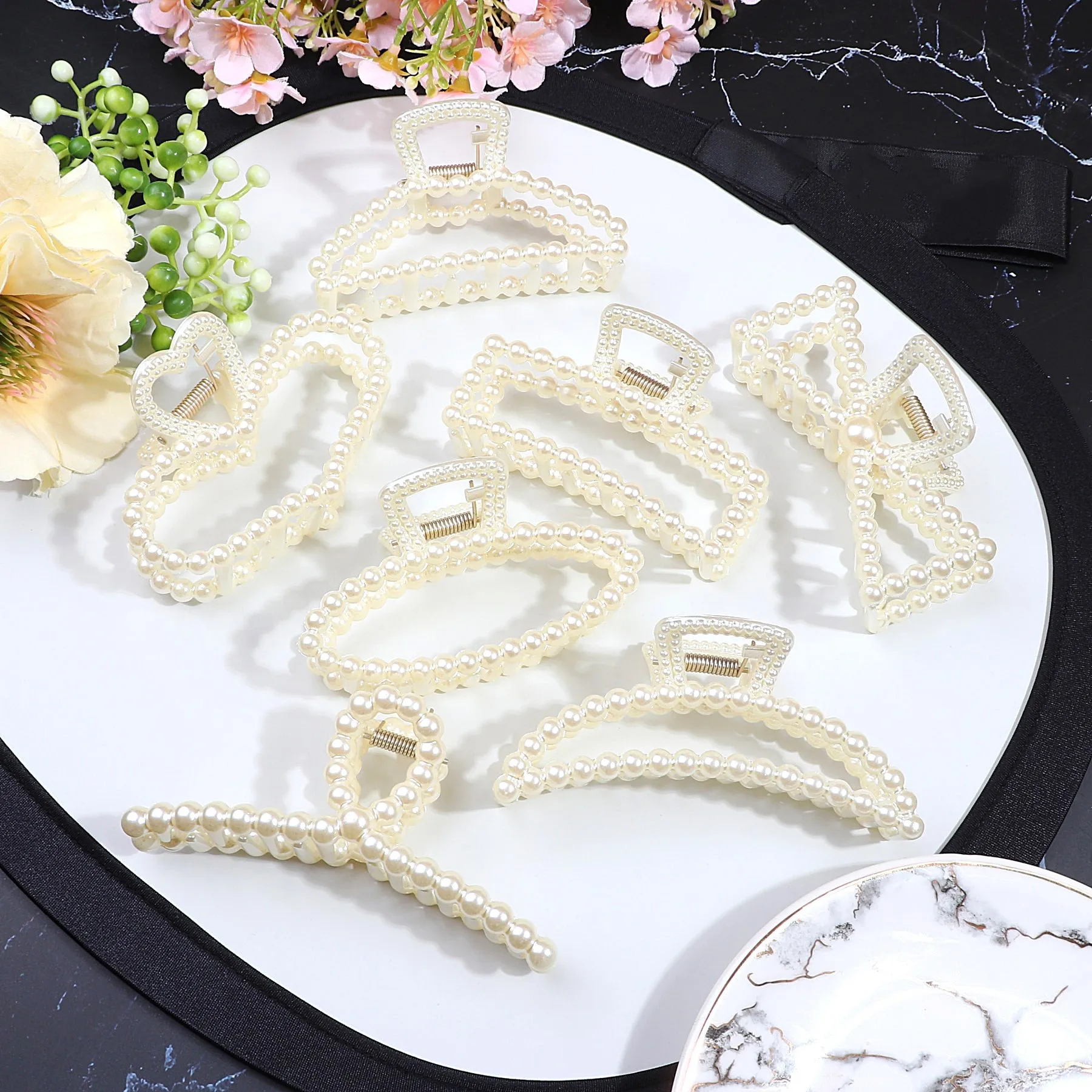 2023 New High-grade Beige Pearl Hair Claws Strong Grip Large Hair Claws Clips For Thin/Thick Hair Women Hair Accessories