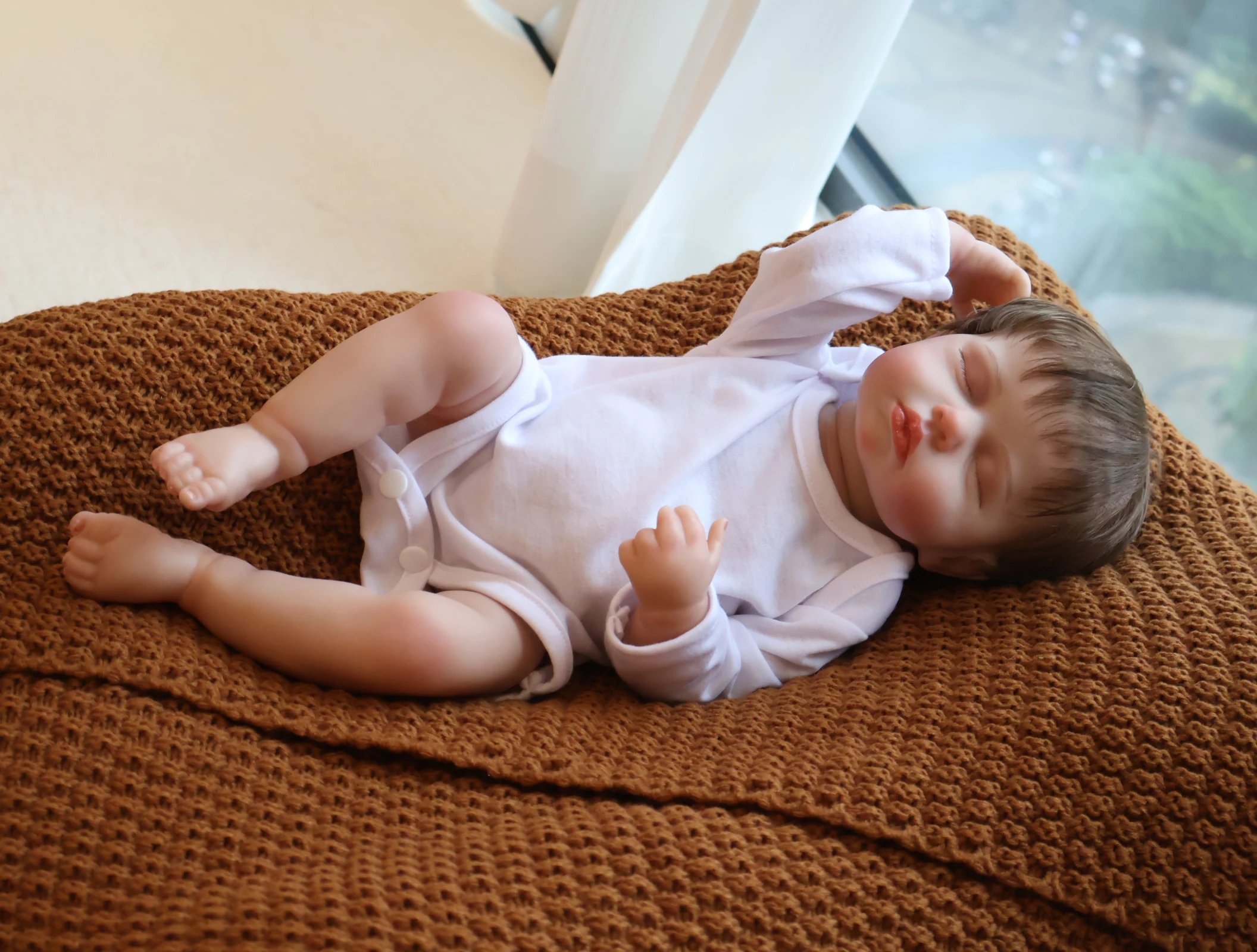18-inch vinyl reborn doll, washable, 3D painted, realistic and visible hair roots, perfect for children's holiday gifts