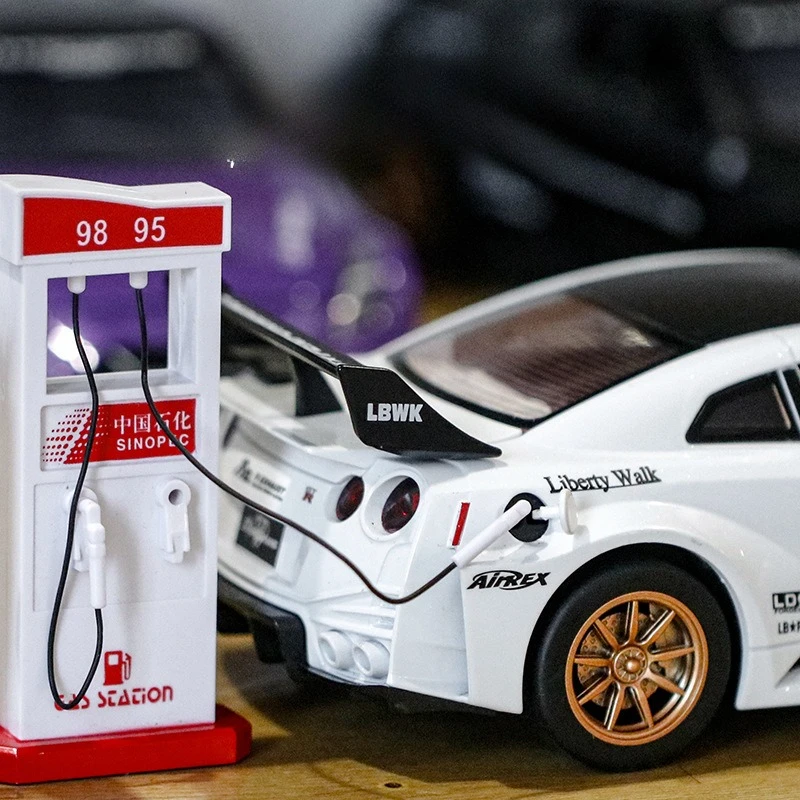 1:24 Lega GTR CSR2 R34 Auto Sportive Modelli Diecast Giocattoli con Luce Sonora Ruota per Auto In Miniatura Tirare Indietro Veicoli per I Ragazzi Regali