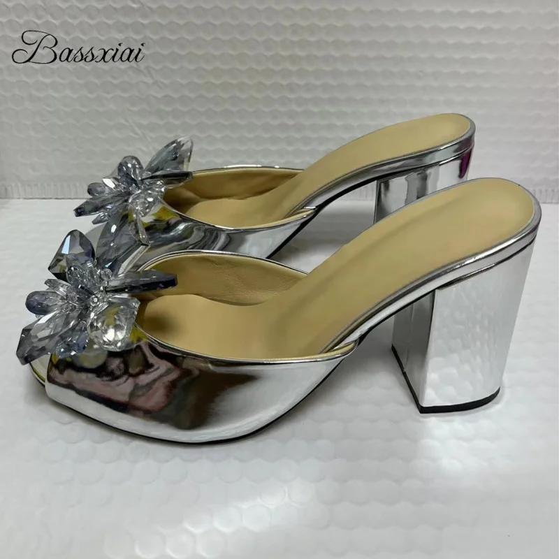 grandi-sandali-con-decorazioni-floreali-con-strass-sandali-da-donna-in-pelle-verniciata-con-tacco-grosso-sandali-estivi-per-ragazze