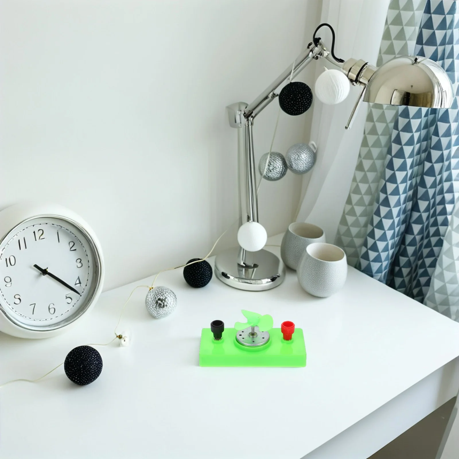 

Solar Powered Mini Generator Motor With Fan Leaf Plastic Holder For Diy Science Experiments Educational Physics Stem Kit Green