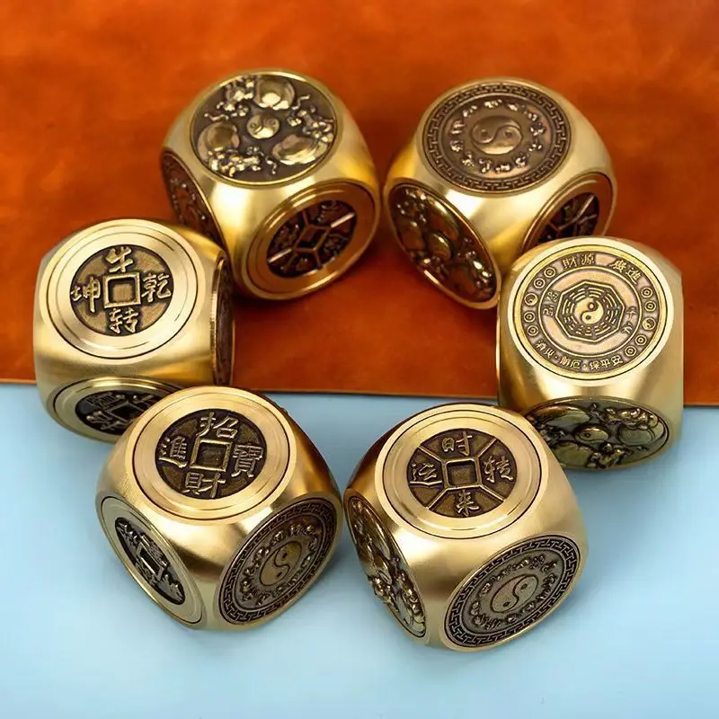 Brass Fidget Dice Set 6 Sided Vintage Chinese Style Yin Yang Bagua Pattern Stress Relief Finger Spinner Dice for Home Office