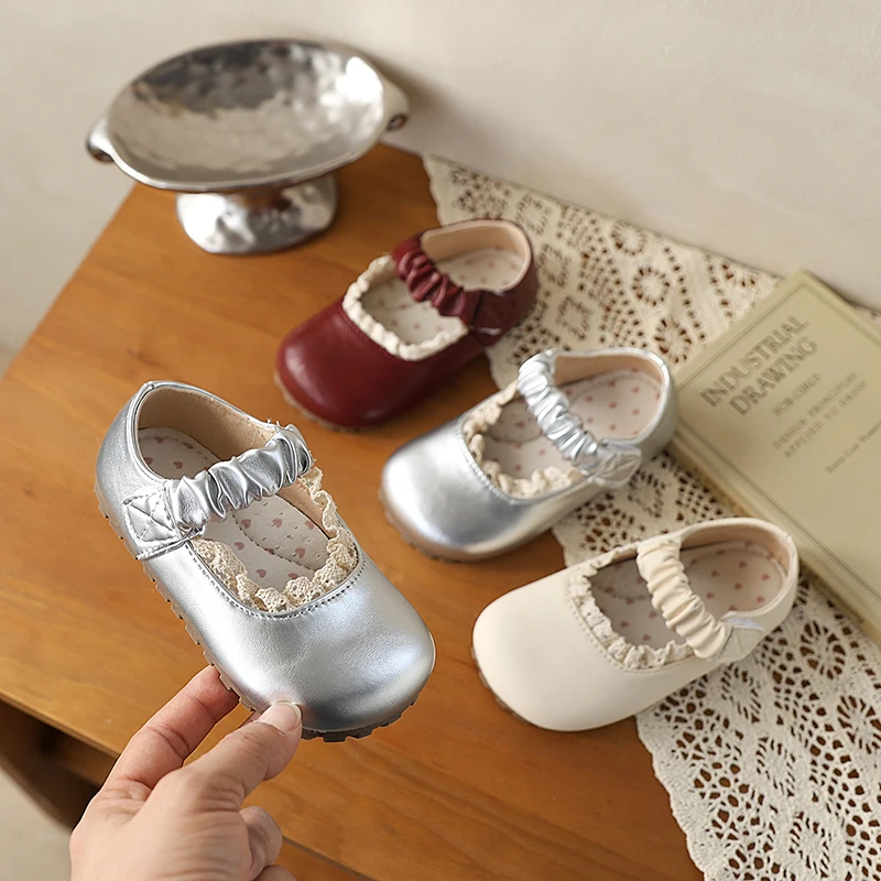 

2026 New Girls Dress Mary Jane Shoes Lace Ruffle Children Causal Flat Shoes for Princess Wedding Party Kids Leather Shoes Soft