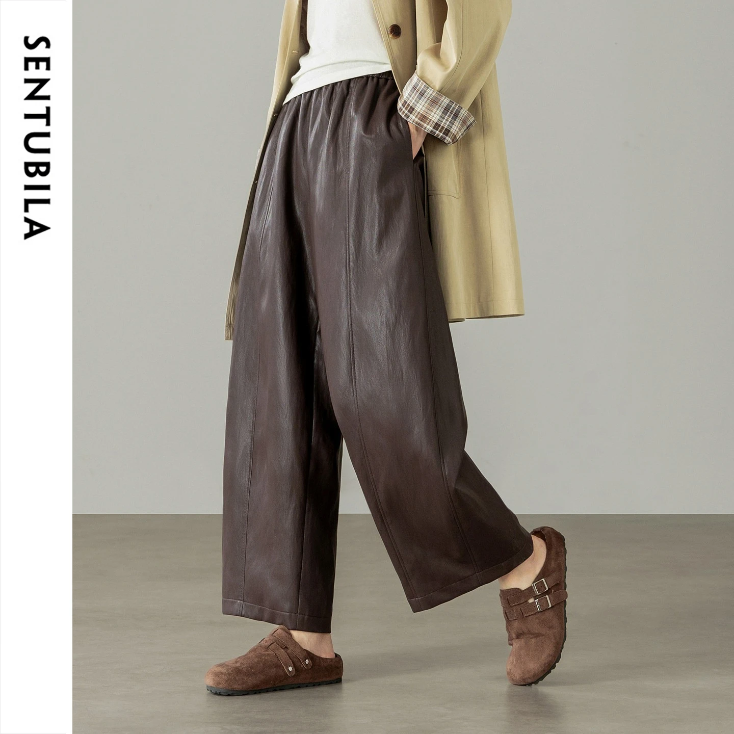 SENTUBILA Women Faux‑Leather Cropped Banana Pants 2026 Fall Petite Elastic Waist Figure‑Flattering Commuter Trousers 163KN7528