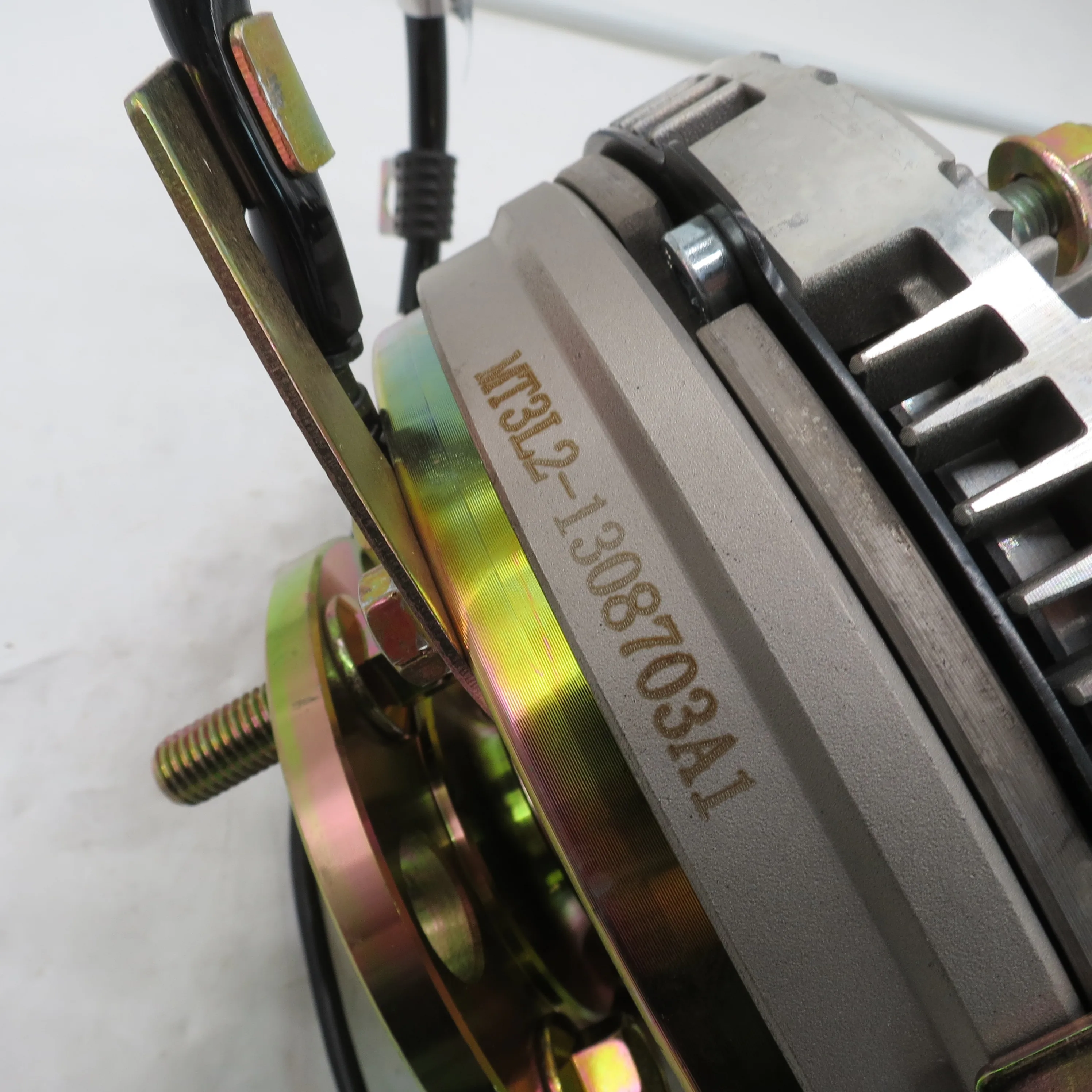 

Good Selling Trucks and Cars Auto Parts Fan Clutch MT3L2-1308703A1